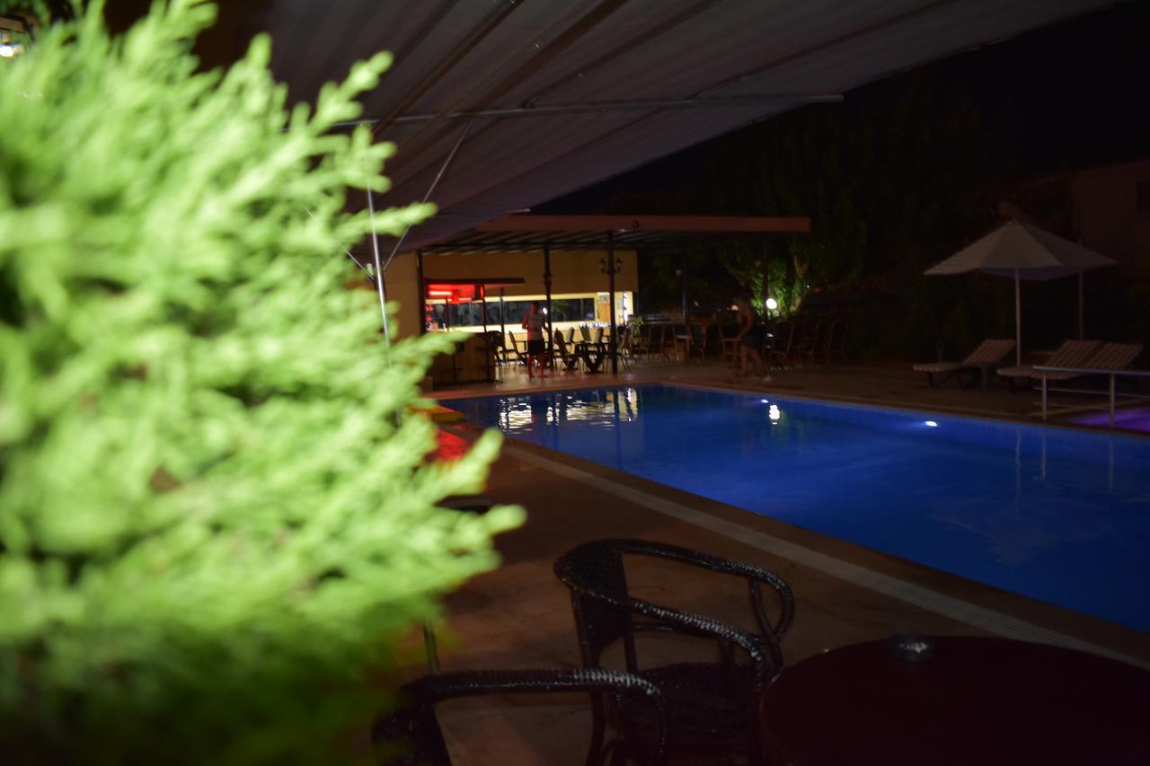 Las Palmeras Hotel Çamyuva Exterior foto